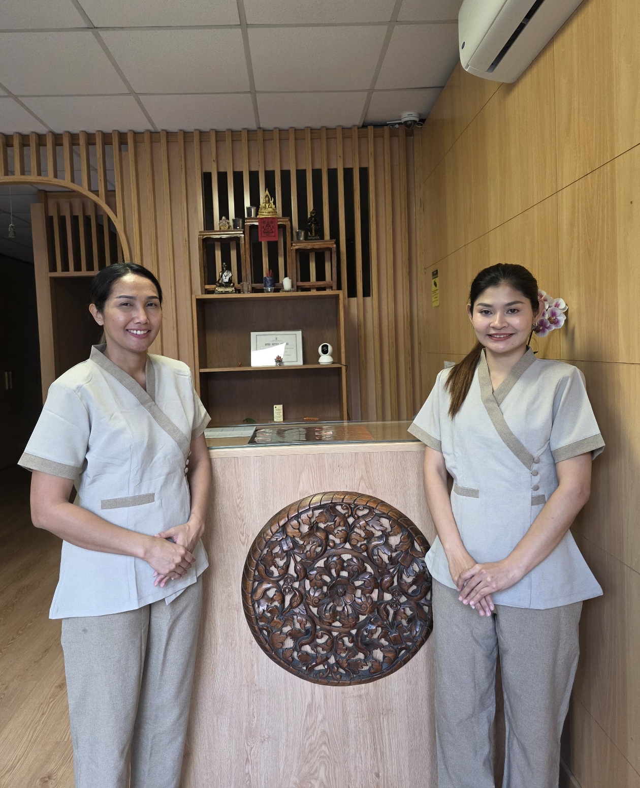 Terapeutas de Boonpha Thai Massage, Cara y Aon, en Santa Cruz de Tenerife